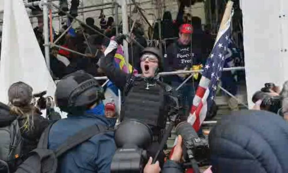 Μπορεί η “καταιγίδα του Καπιτωλίου” να εξελιχθεί σε τρομοκρατία;